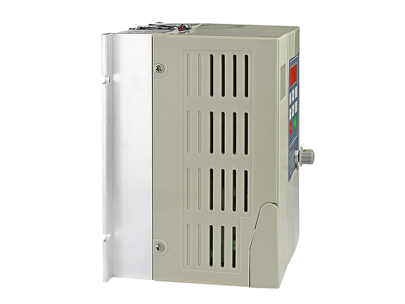 4000H通用變頻器，變頻器三相380V，變頻器廠家，電機(jī)變頻器