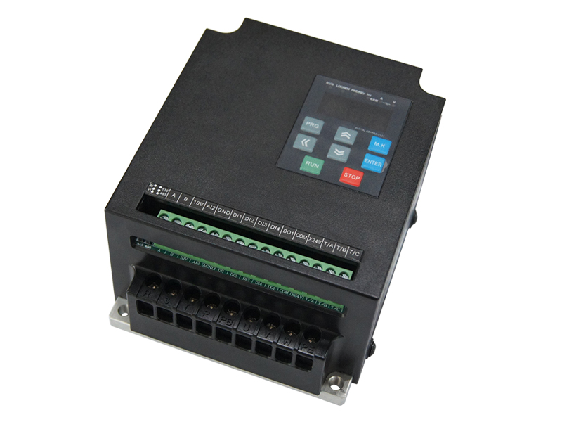 DFL500D通用變頻器，小體變頻器，變頻調(diào)速器，變頻器生產(chǎn)廠(chǎng)家